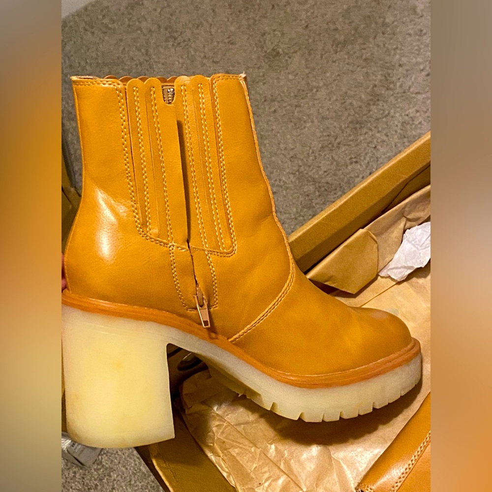 Platform boots